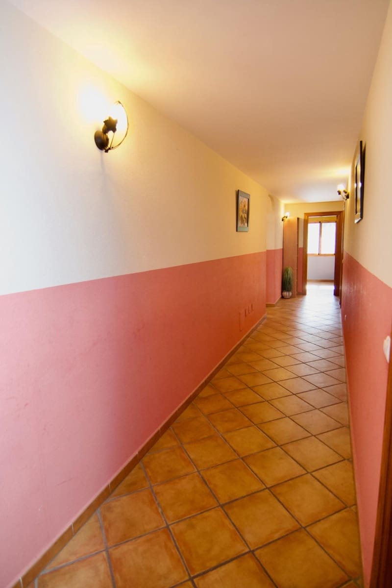 5 bedroom Villa for sale in Churriana with pool garage - € 680,000 (Ref: 9562060)