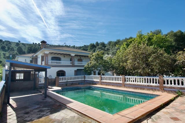 5 soveværelse Villa til salg i Churriana, Málaga by med swimmingpool garage - € 680.000 (Ref: 9562060)