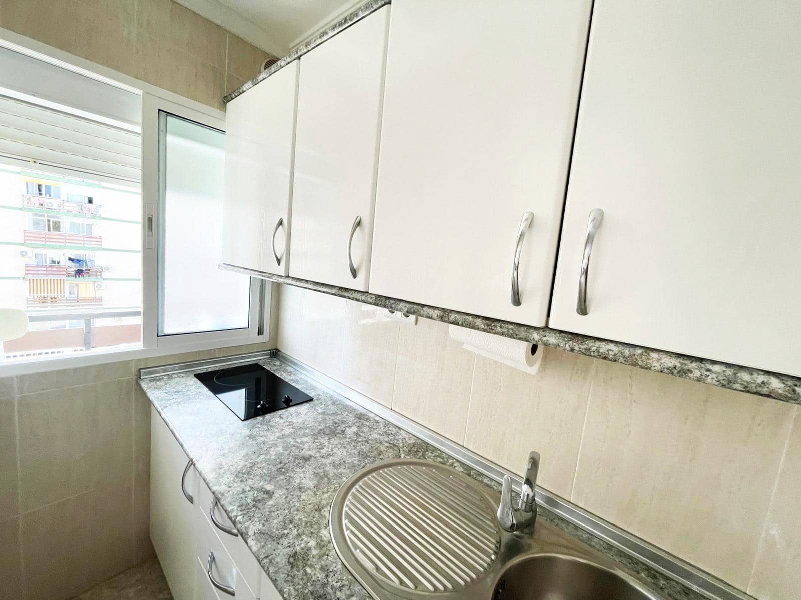 1 sypialnia Apartament na sprzedaż w Benalmadena z basenem - 210 000 € (Ref: 9565416)