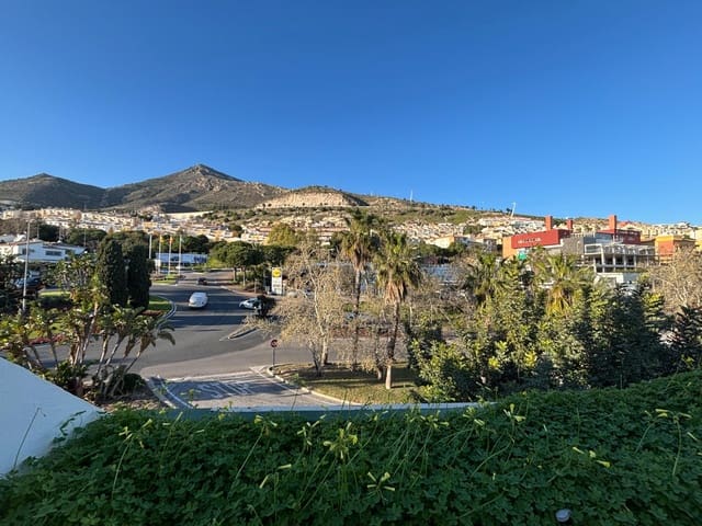 4 slaapkamer Rijtjeshuis te koop in Benalmádena met garage - € 470.000 (Ref: 9625899)