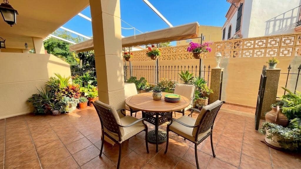 Adosado de 3 habitaciones en Torremolinos en venta con garaje - 570.000 € (Ref: 9637777)