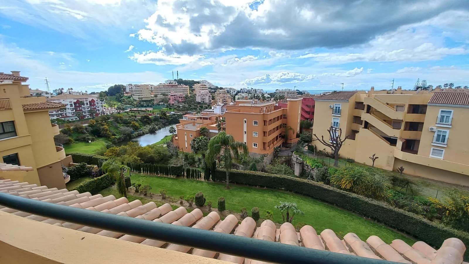 3 sovrum Takvåning till salu i Riviera del Sol med pool garage - 525 000 € (Ref: 9674450)