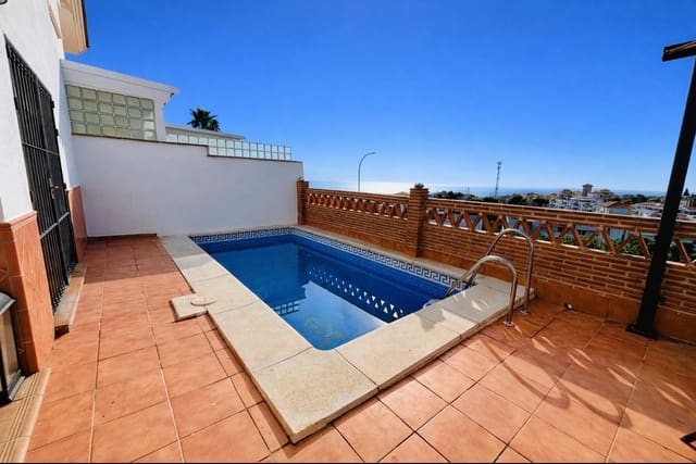 3 quarto Moradia Geminada para venda em Benalmádena com piscina garagem - 795 000 € (Ref: 9726825)