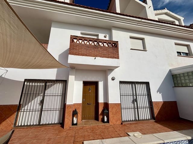 3 quarto Moradia Geminada para venda em Benalmádena com piscina garagem - 795 000 € (Ref: 9726825)