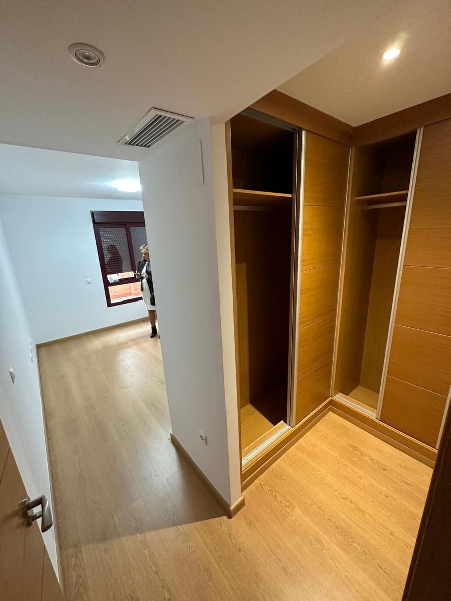 1 bedroom Apartment for rent in Malaga city with garage - € 1,350 (Ref: 9762140)