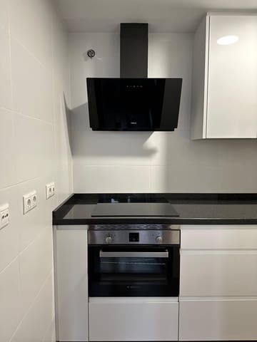 1 bedroom Apartment for rent in Málaga city with garage - € 1,350 (Ref: 9762140)