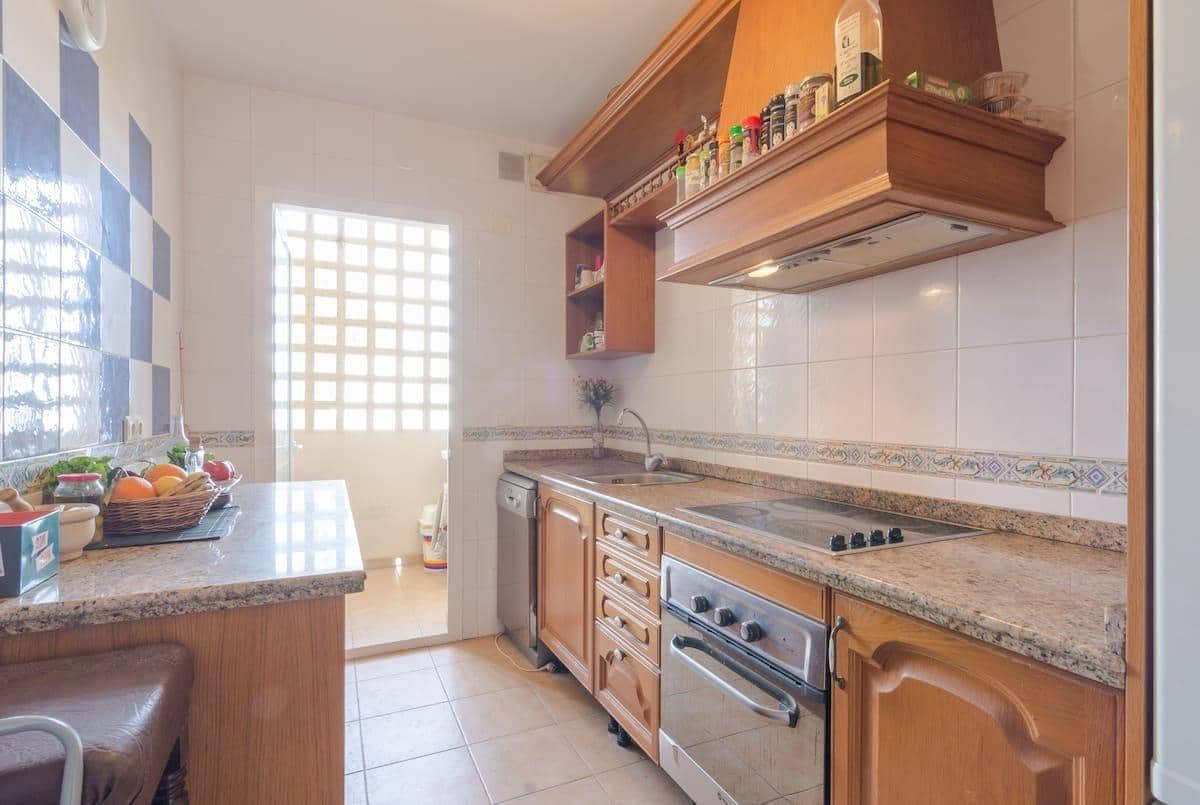 2 soverom Leilighet til salgs i Torremolinos med svømmebasseng garasje - € 550 000 (Ref: 9762141)