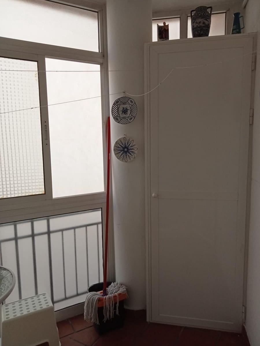 3 slaapkamer Penthouse te huur in Malaga stad met zwembad garage - € 2.200 (Ref: 9778394)