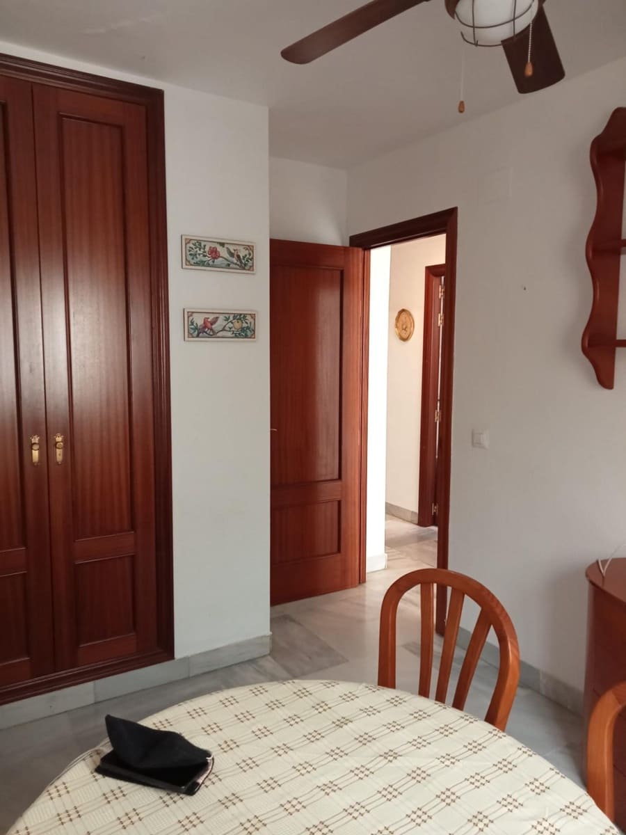 3 bedroom Penthouse for rent in Malaga city with pool garage - € 2,200 (Ref: 9778394)