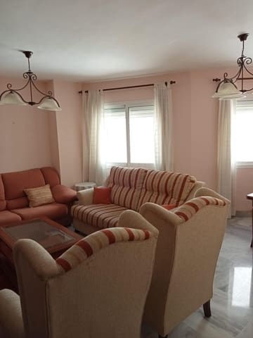 Penthouse de 3 chambres à louer à Centro, Malaga ville avec piscine garage - 2 200 € (Ref: 9778394)