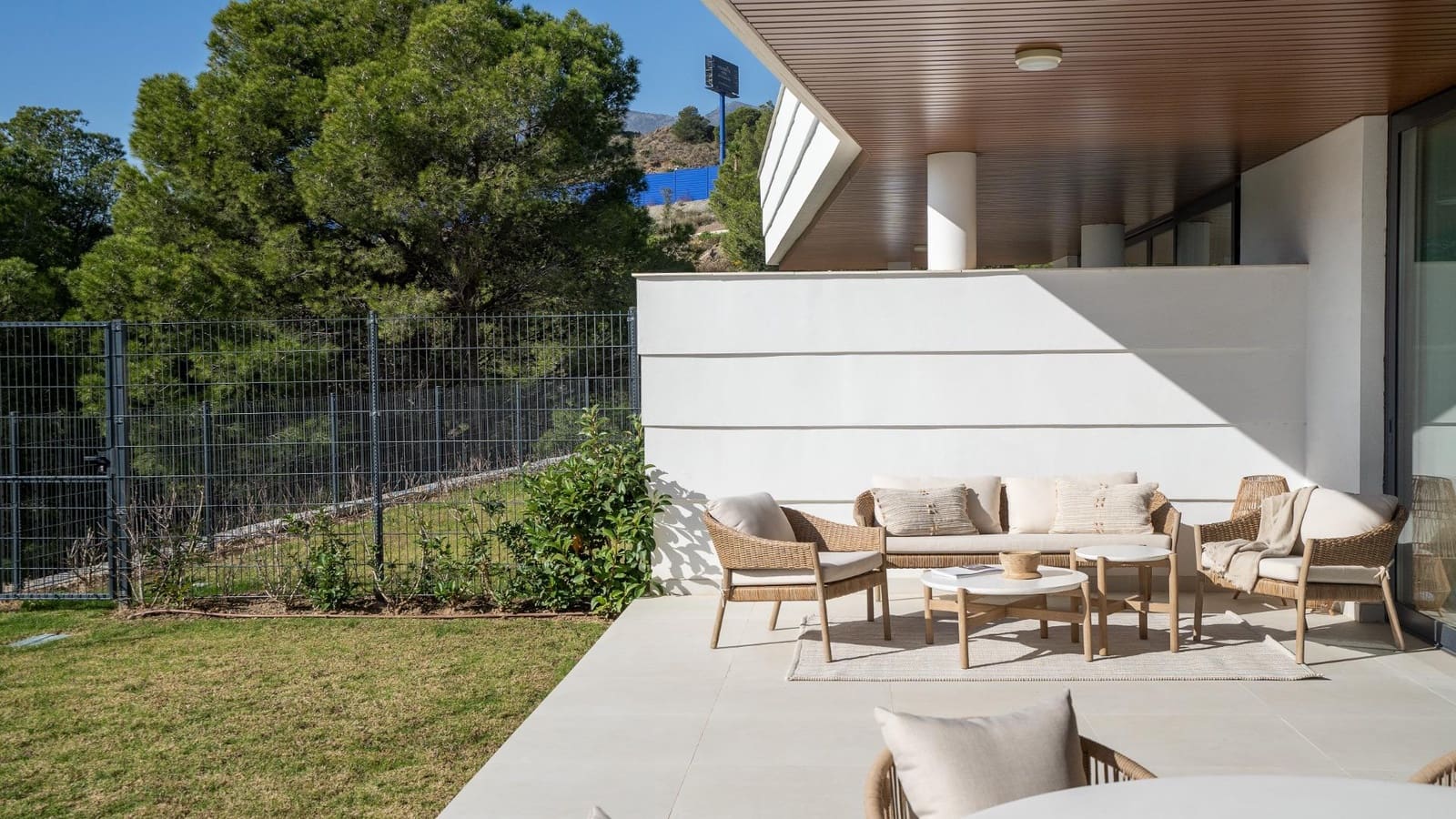 Apartamento de 2 habitaciones en Fuengirola en venta con piscina garaje - 695.000 € (Ref: 9786788)