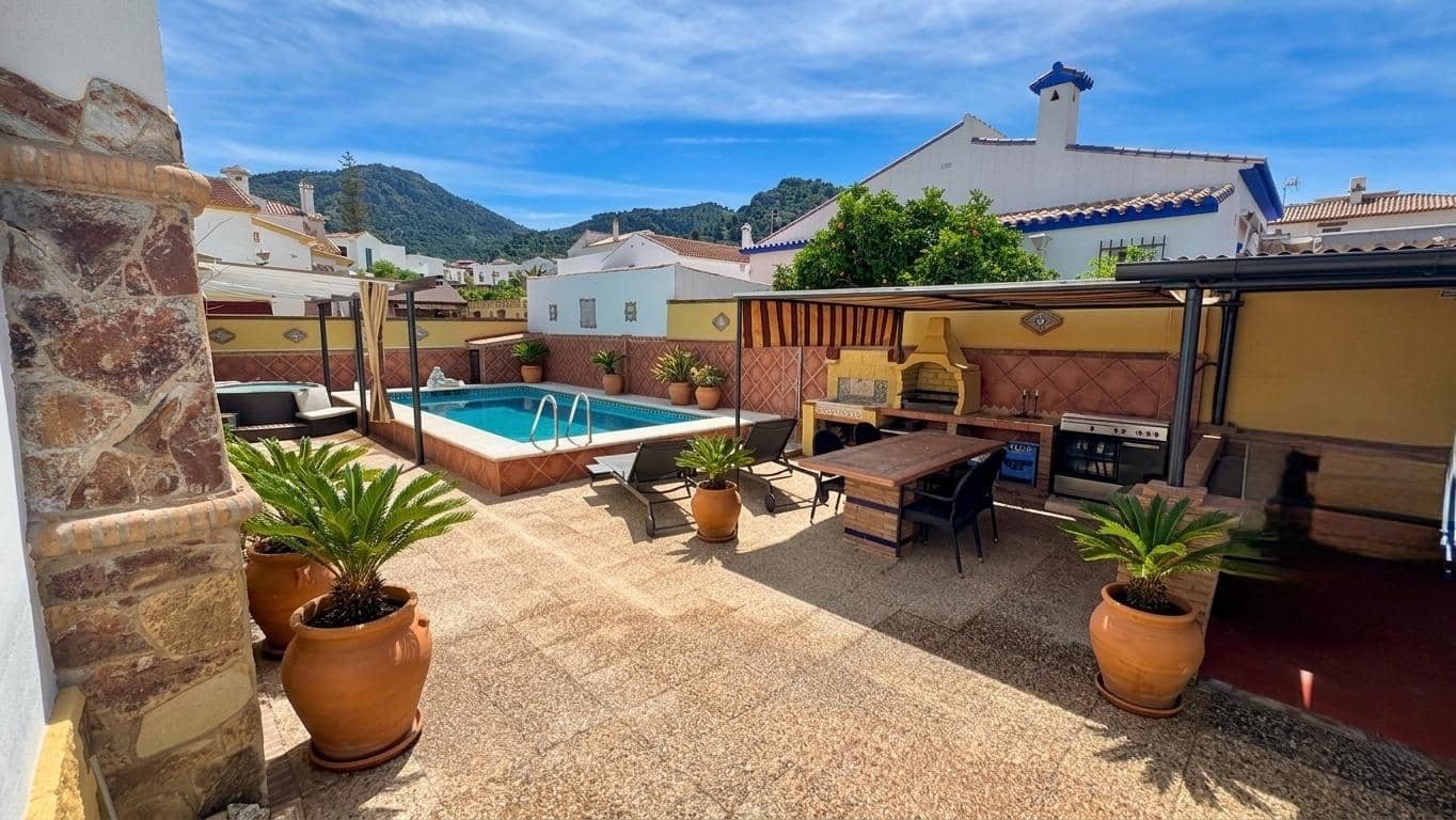 5 sypialnia Willa na sprzedaż w Alhaurin de la Torre z basenem garażem - 775 000 € (Ref: 9791241)