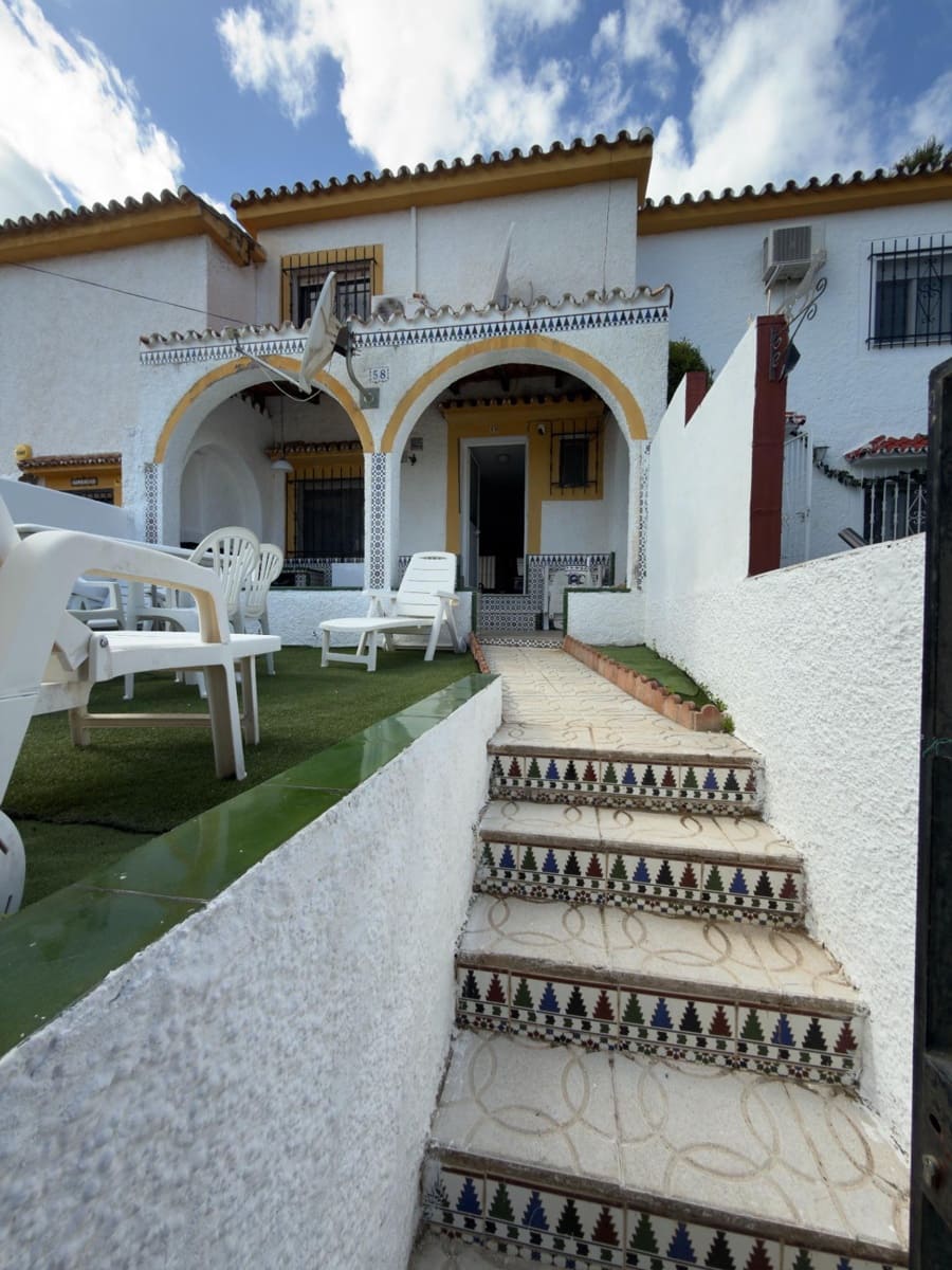 2 slaapkamer Rijtjeshuis te koop in Benalmadena met zwembad - € 298.000 (Ref: 9791243)