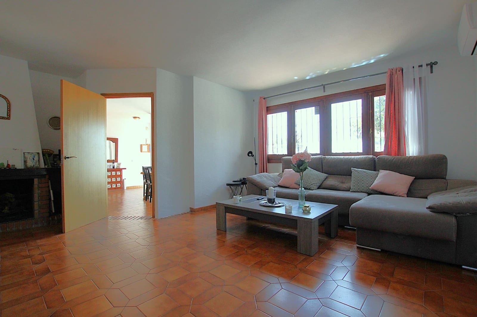 4 makuuhuone Huvila myytävänä paikassa Benalmadena mukana uima-altaan 
autotalli - 750 000 € (Ref: 9804527)