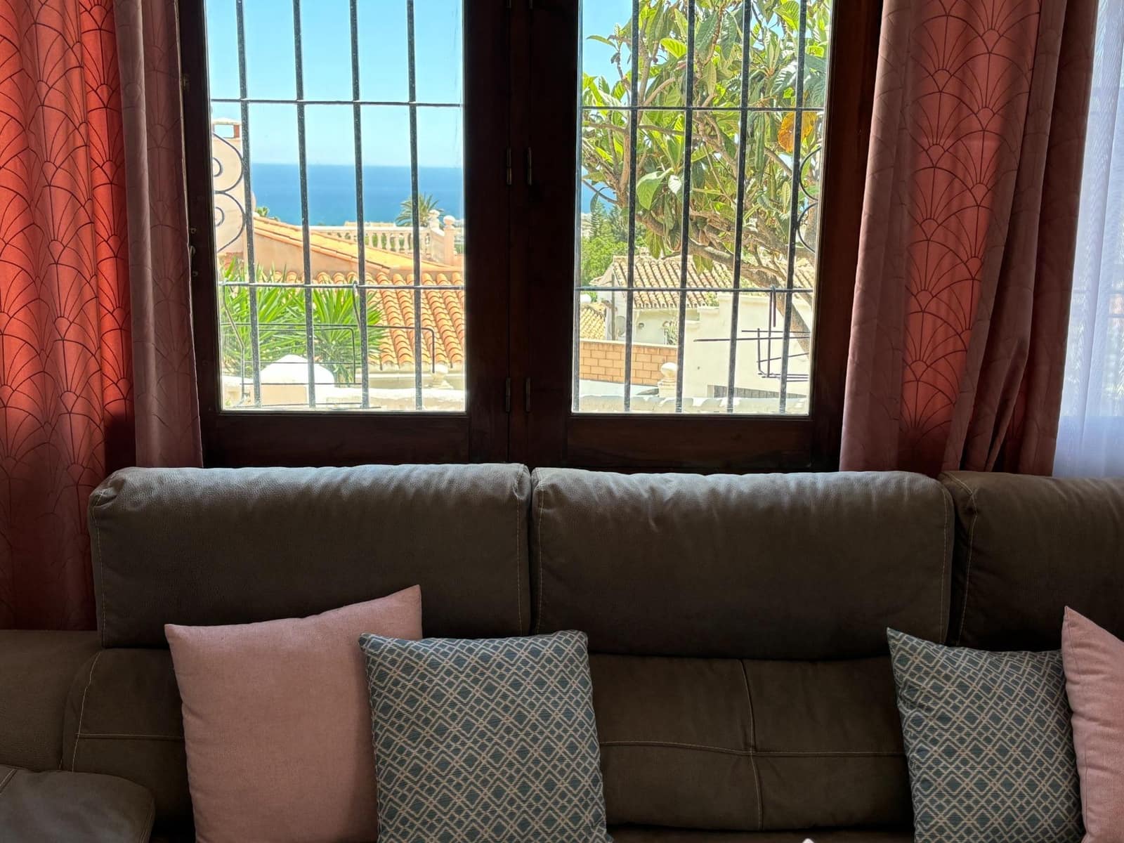 4 makuuhuone Huvila myytävänä paikassa Benalmadena mukana uima-altaan 
autotalli - 750 000 € (Ref: 9804527)