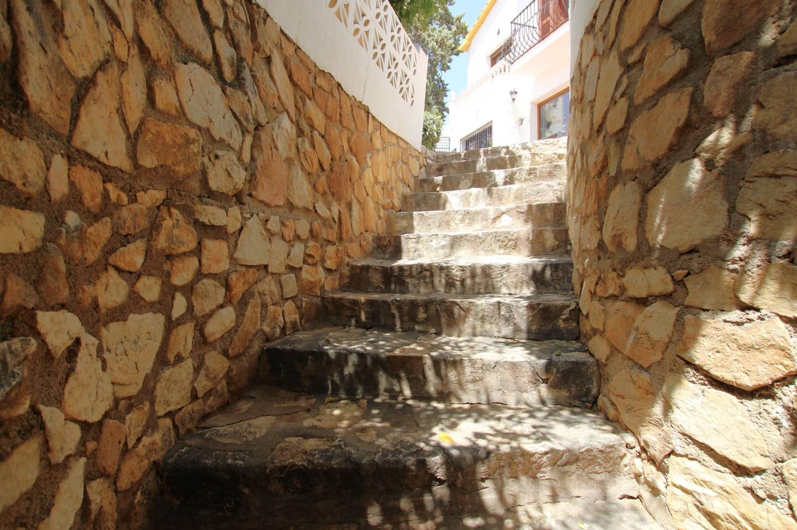 4 makuuhuone Huvila myytävänä paikassa Benalmadena mukana uima-altaan 
autotalli - 750 000 € (Ref: 9804527)