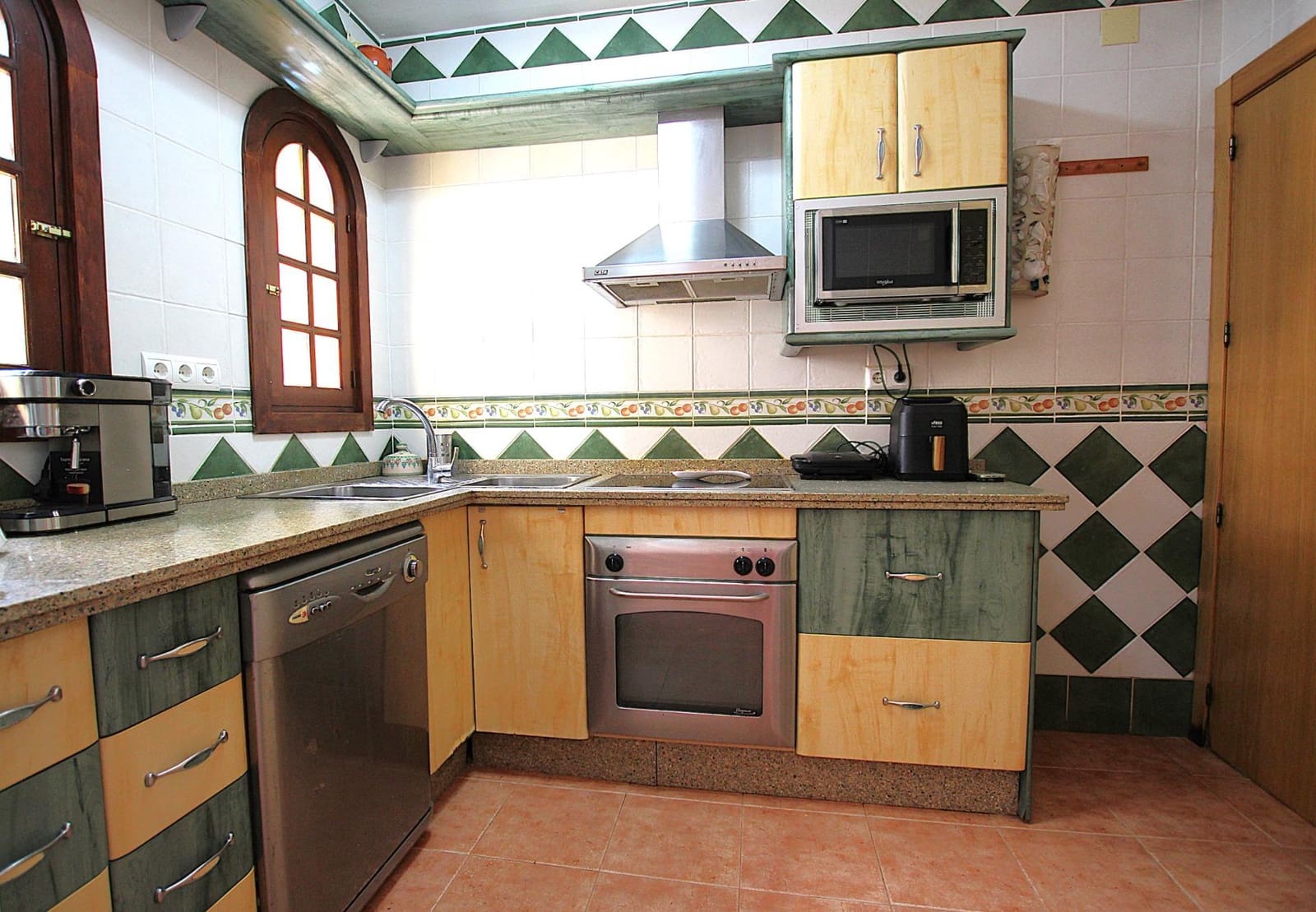 4 makuuhuone Huvila myytävänä paikassa Benalmadena mukana uima-altaan 
autotalli - 750 000 € (Ref: 9804527)