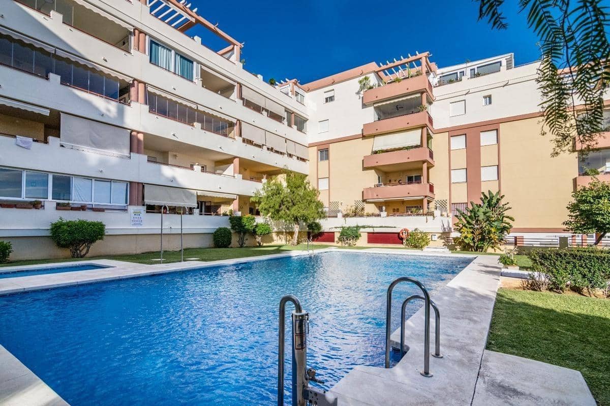 3 sovrum Lägenhet till salu i Torrequebrada med pool garage - 498 000 € (Ref: 9806634)