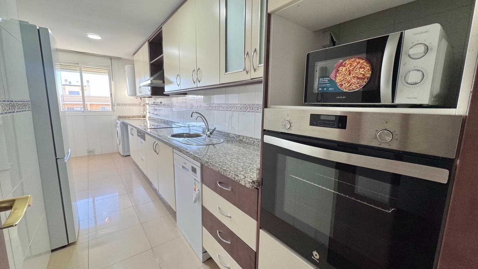 4 sypialnia Penthouse do wynajęcia w Miasto Malaga z basenem - 2 000 € (Ref: 9820379)