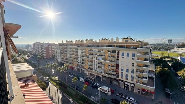 4 sypialnia Penthouse do wynajęcia w Finca El Pato, Miasto Málaga z basenem - 2 000 € (Ref: 9820379)