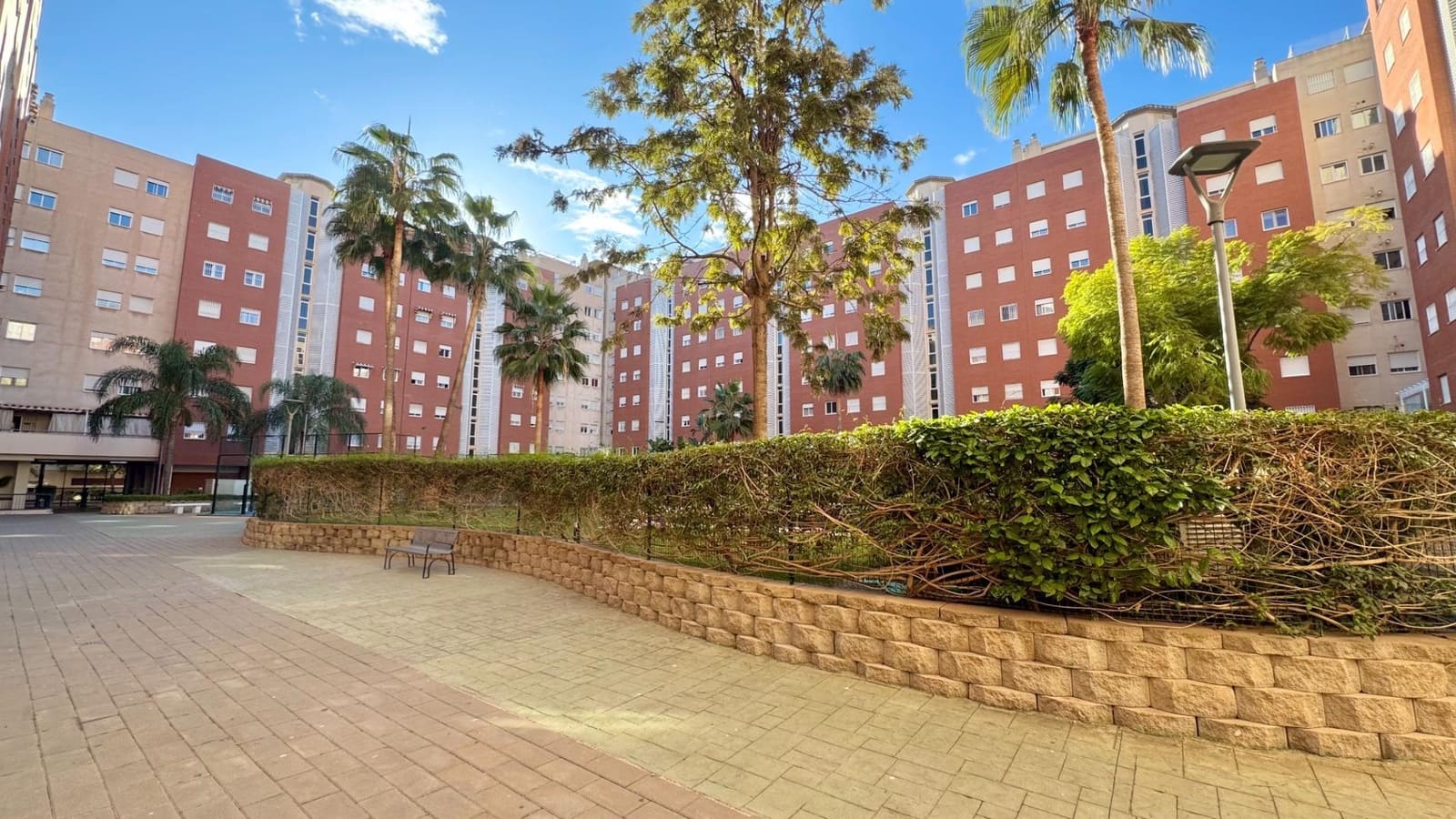 4 sypialnia Penthouse do wynajęcia w Miasto Malaga z basenem - 2 000 € (Ref: 9820379)