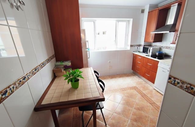 4 sypialnia Mieszkanie do wynajęcia w Cruz de Humilladero, Miasto Málaga z garażem - 1 800 € (Ref: 9820380)