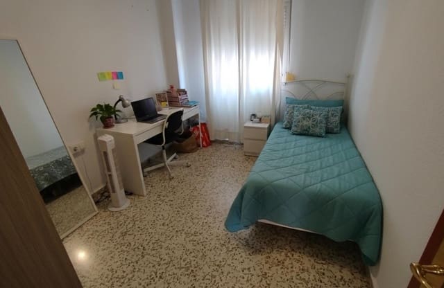 4 sypialnia Mieszkanie do wynajęcia w Cruz de Humilladero, Miasto Málaga z garażem - 1 800 € (Ref: 9820380)