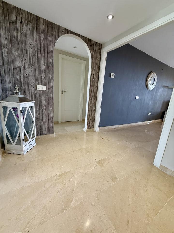 2 soverom Leilighet til salgs i Fuengirola med svømmebasseng garasje - € 380 000 (Ref: 9820381)