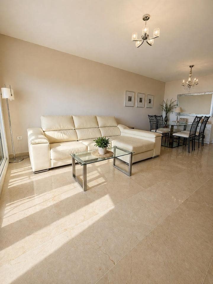 2 soverom Leilighet til salgs i Fuengirola med svømmebasseng garasje - € 380 000 (Ref: 9820381)