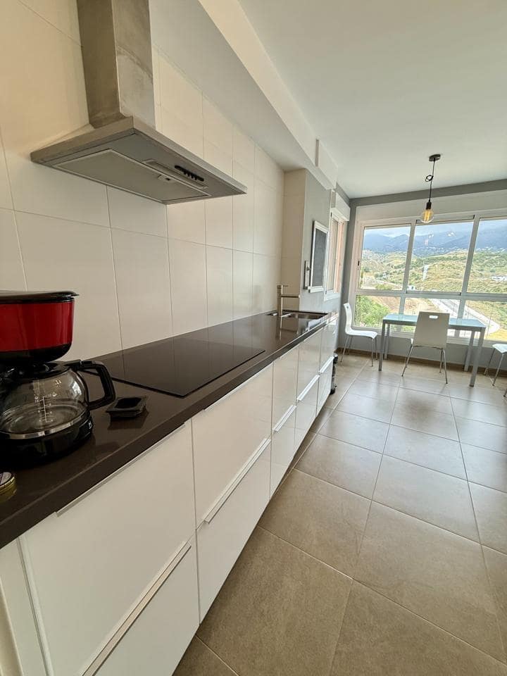 2 soverom Leilighet til salgs i Fuengirola med svømmebasseng garasje - € 380 000 (Ref: 9820381)