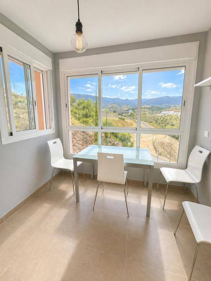 2 soverom Leilighet til salgs i Fuengirola med svømmebasseng garasje - € 380 000 (Ref: 9820381)