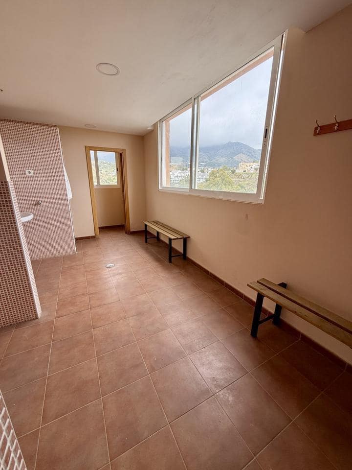 2 soverom Leilighet til salgs i Fuengirola med svømmebasseng garasje - € 380 000 (Ref: 9820381)