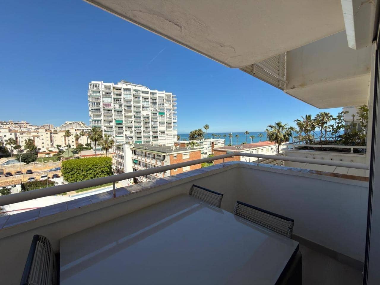 2 soverom Leilighet til salgs i Torrequebrada med svømmebasseng garasje - € 395 000 (Ref: 9822756)