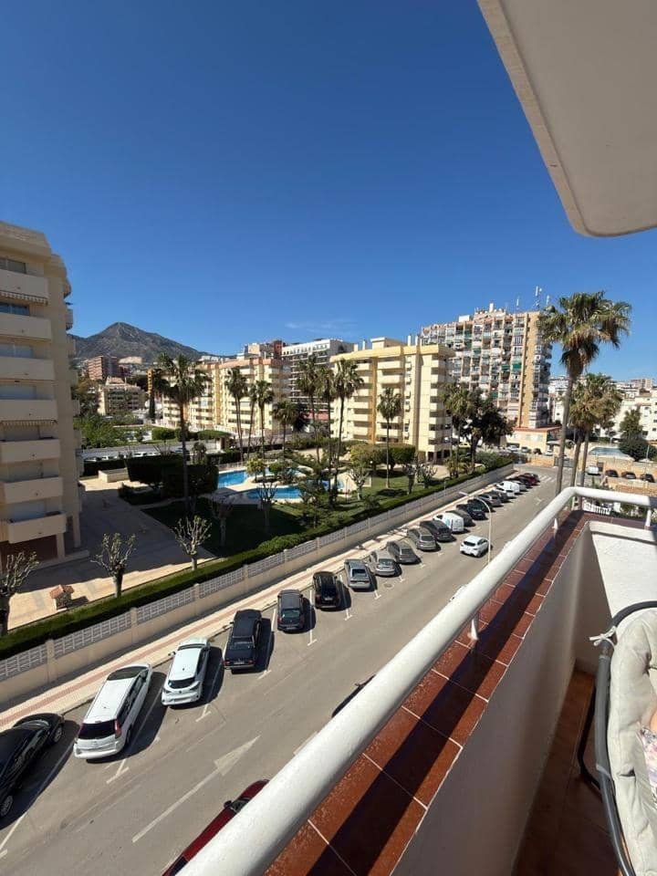 2 soverom Leilighet til salgs i Torrequebrada med svømmebasseng garasje - € 395 000 (Ref: 9822756)