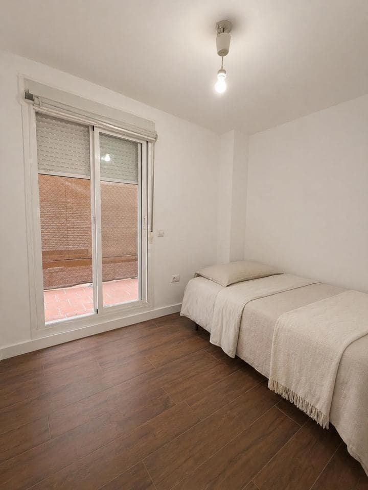 2 bedroom Apartment for sale in Fuengirola with garage - € 339,000 (Ref: 9822757)