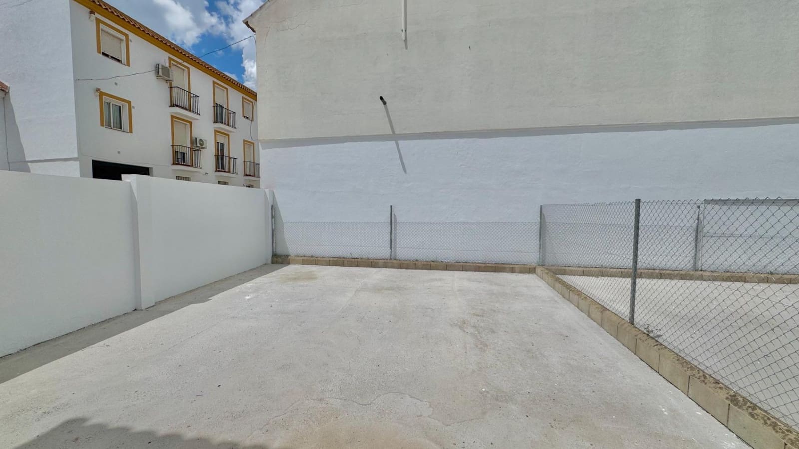 3 soveværelse Rækkehus til salg i Campillos med garage - € 178.000 (Ref: 9831701)
