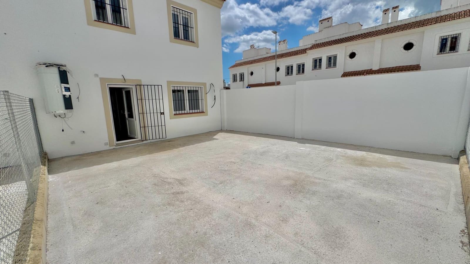 3 soveværelse Rækkehus til salg i Campillos med garage - € 178.000 (Ref: 9831701)