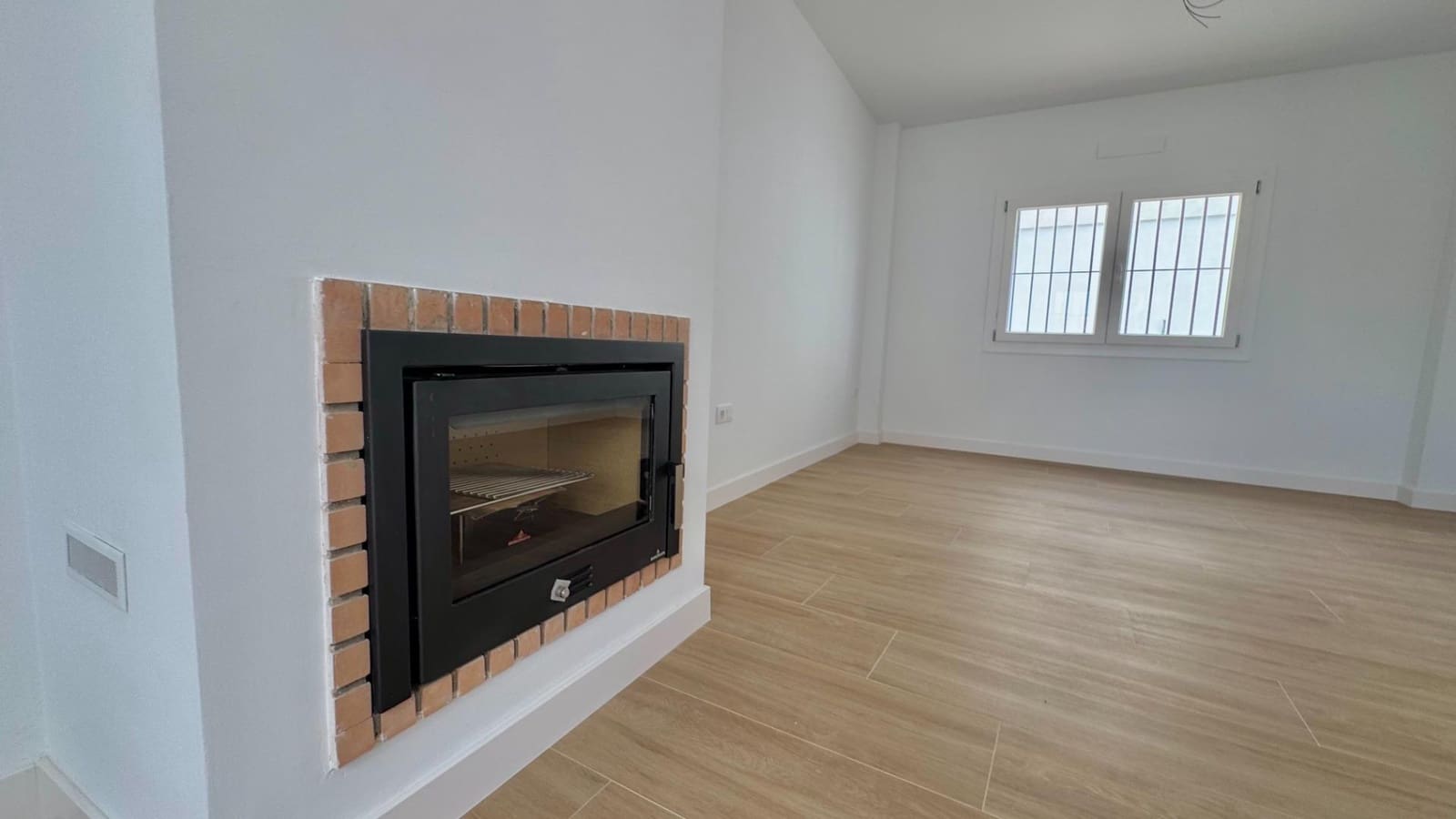 3 makuuhuone Rivitalo myytävänä paikassa Campillos mukana 
autotalli - 178 000 € (Ref: 9831701)