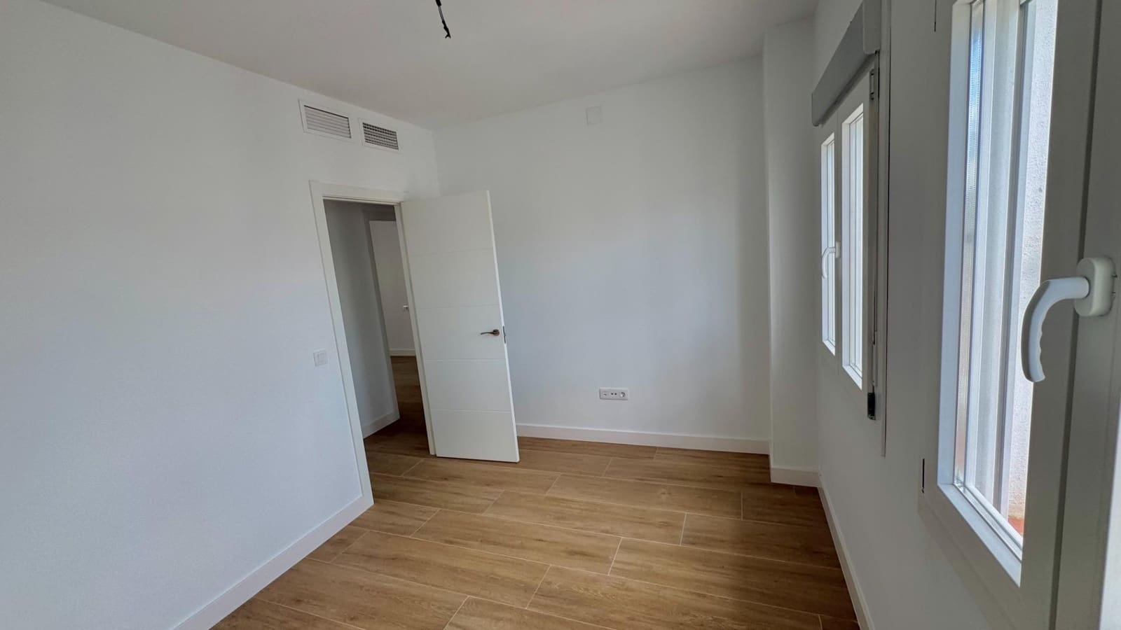 3 makuuhuone Rivitalo myytävänä paikassa Campillos mukana 
autotalli - 178 000 € (Ref: 9831701)