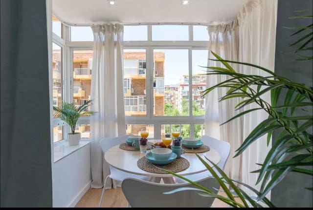 Studio till salu i Benalmádena med pool - 185 000 € (Ref: 9862028)