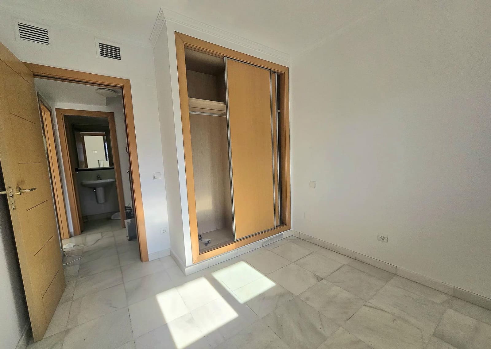 4 soverom Rekkehus til salgs i Benalmadena med garasje - € 440 000 (Ref: 9867135)