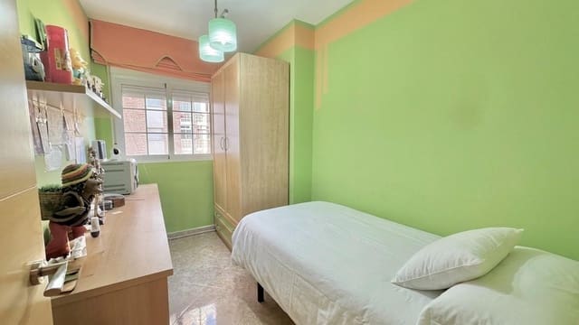 3 soveværelse Lejlighed til salg i Málaga by med garage - € 299.000 (Ref: 9885007)