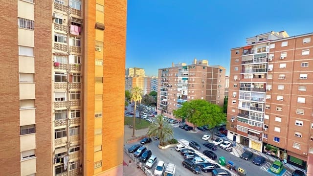 3 soveværelse Lejlighed til salg i Málaga by med garage - € 299.000 (Ref: 9885007)