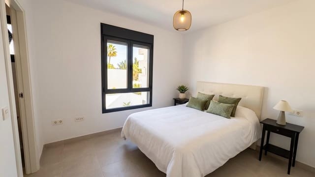 2 soverom Rekkehus til salgs i Torremolinos med svømmebasseng garasje - € 590 000 (Ref: 9890559)