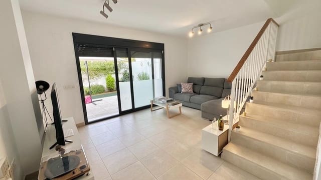 2 soverom Rekkehus til salgs i Torremolinos med svømmebasseng garasje - € 590 000 (Ref: 9890559)