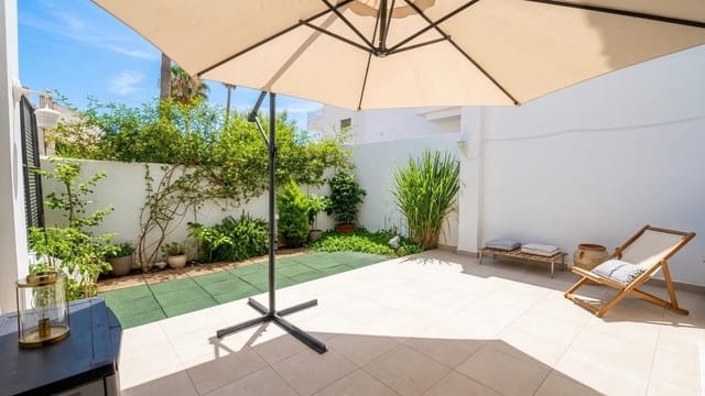 2 soverom Rekkehus til salgs i Torremolinos med svømmebasseng garasje - € 590 000 (Ref: 9890559)