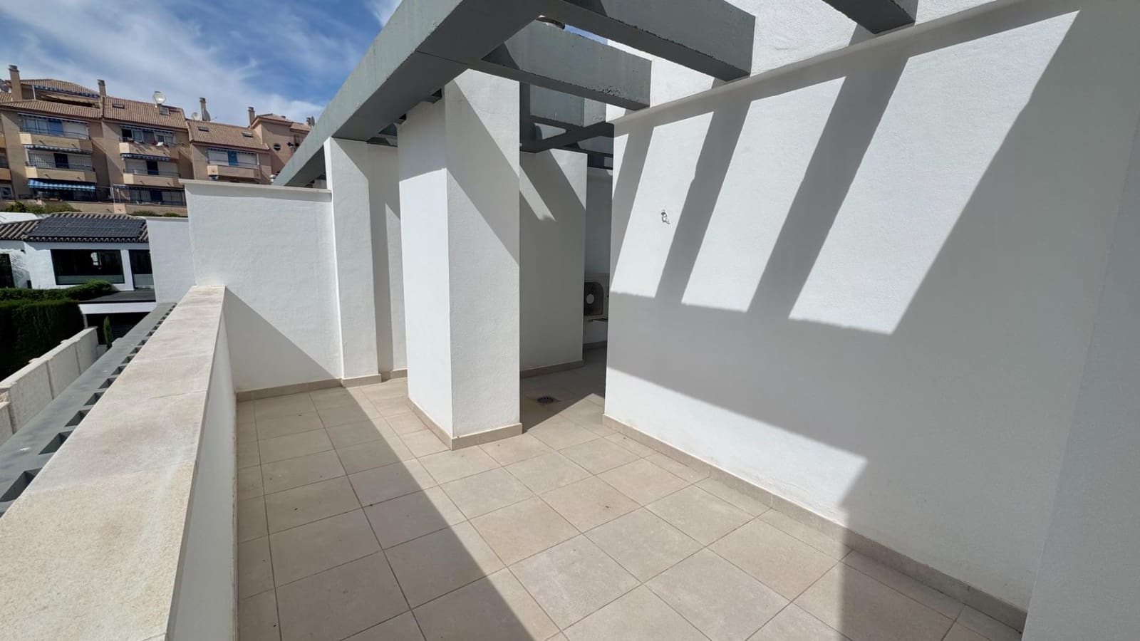 2 Zimmer Reihenhaus zu verkaufen in Torremolinos mit Pool Garage - 590.000 € (Ref: 9890559)
