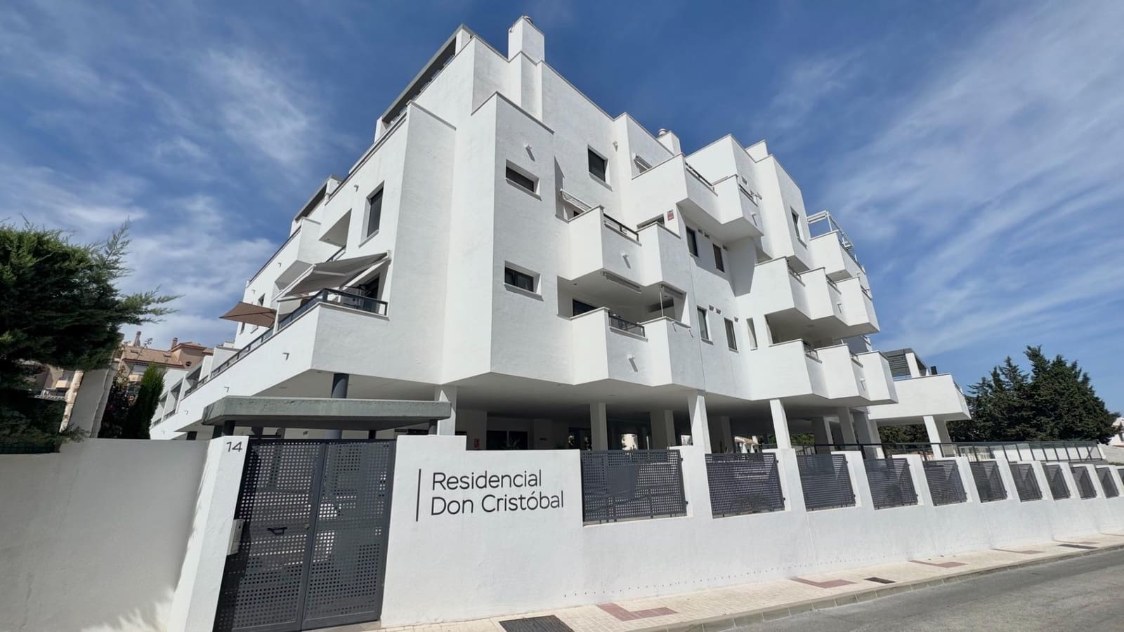 2 Zimmer Reihenhaus zu verkaufen in Torremolinos mit Pool Garage - 590.000 € (Ref: 9890559)