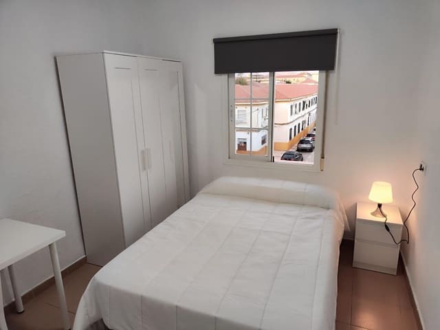 3 soveværelse Lejlighed til salg i Cruz de Humilladero, Málaga by - € 253.000 (Ref: 9894066)