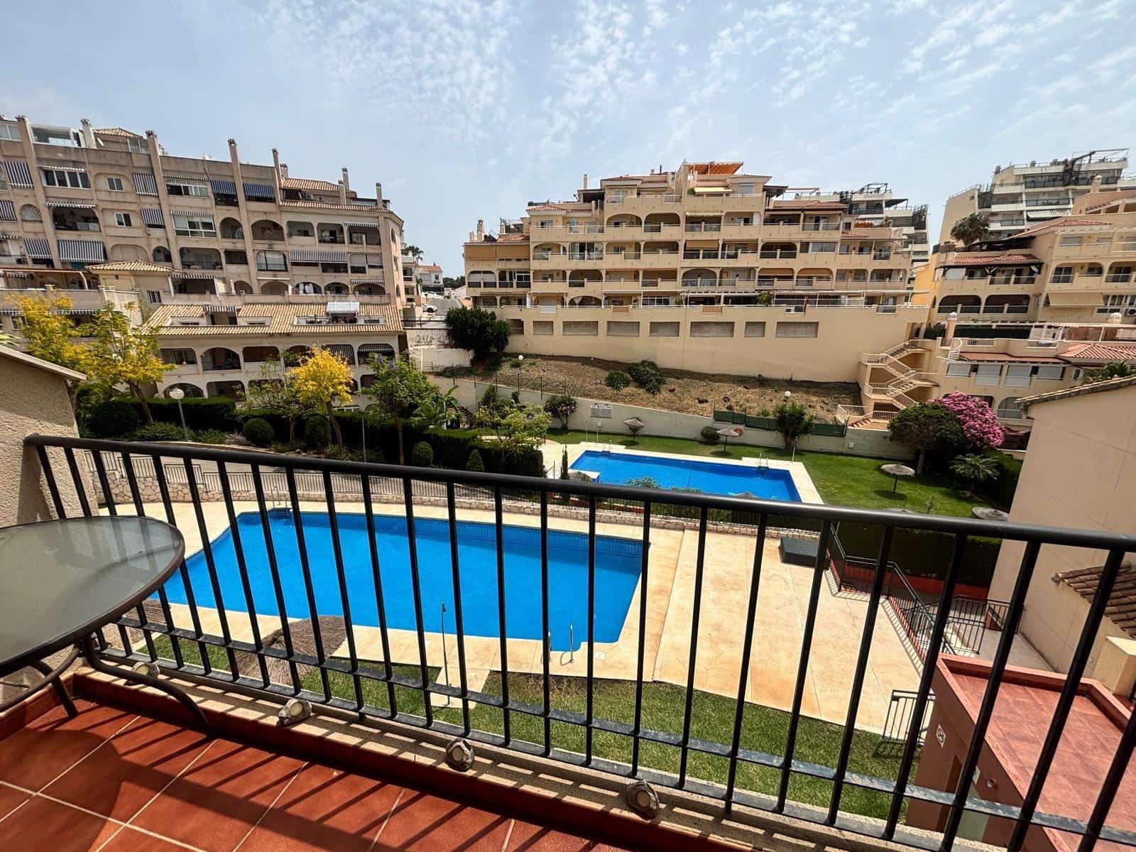 1 soverom Leilighet til salgs i Torrequebrada med svømmebasseng garasje - € 270 000 (Ref: 9929544)